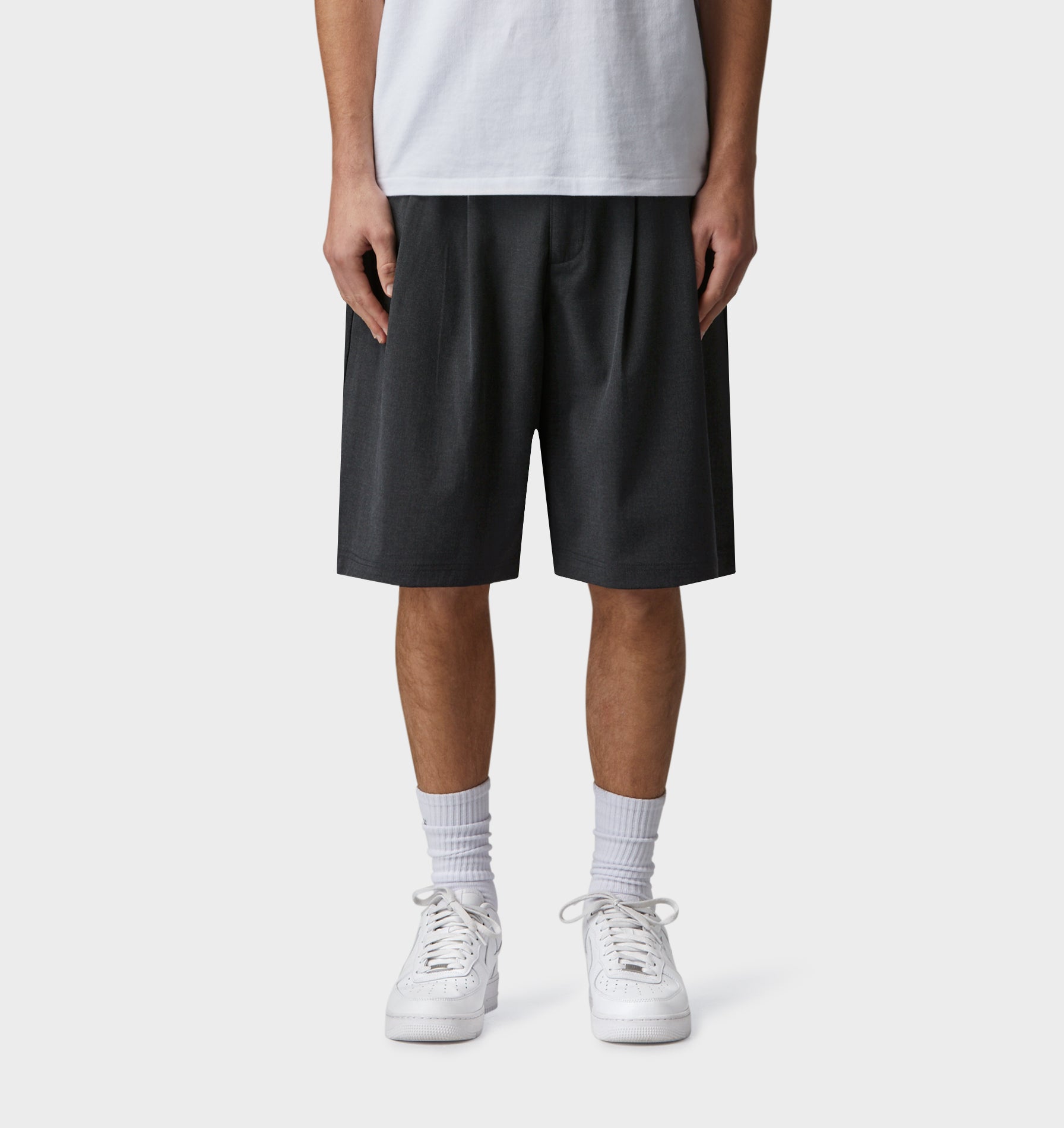 Alby Pleated Short - Charcoal