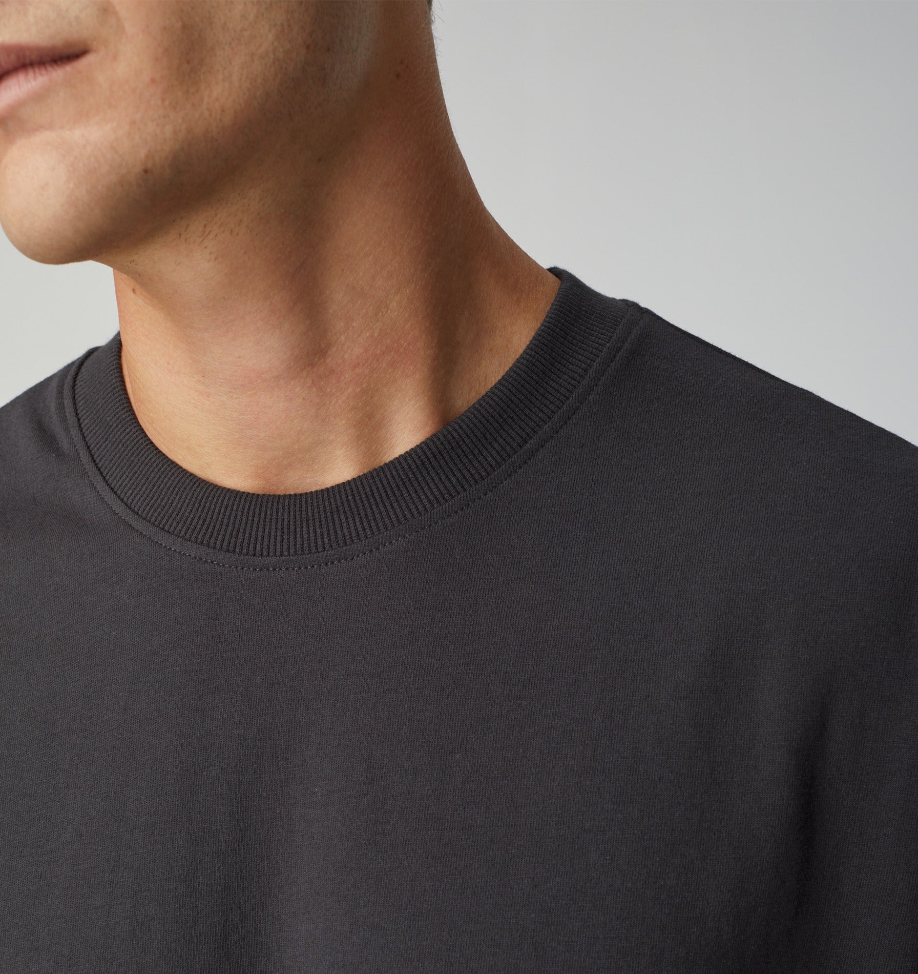 Lewi Tee - Charcoal