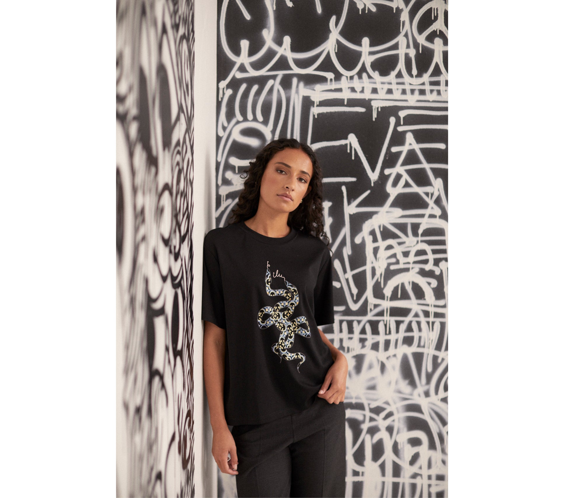 Snake Charmer Boxy Tee - Black