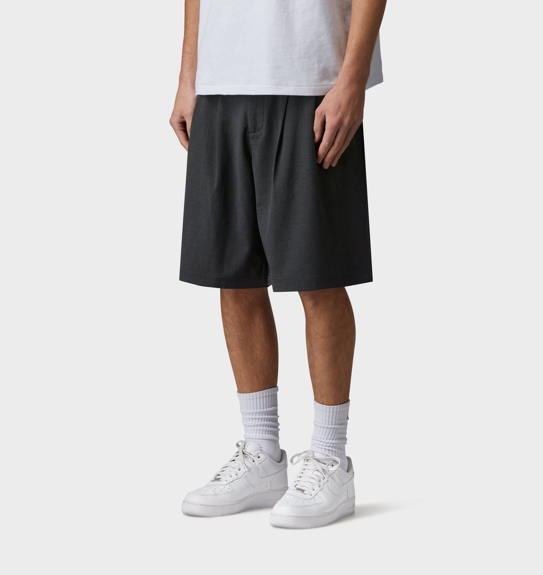 Alby Pleated Short - Charcoal