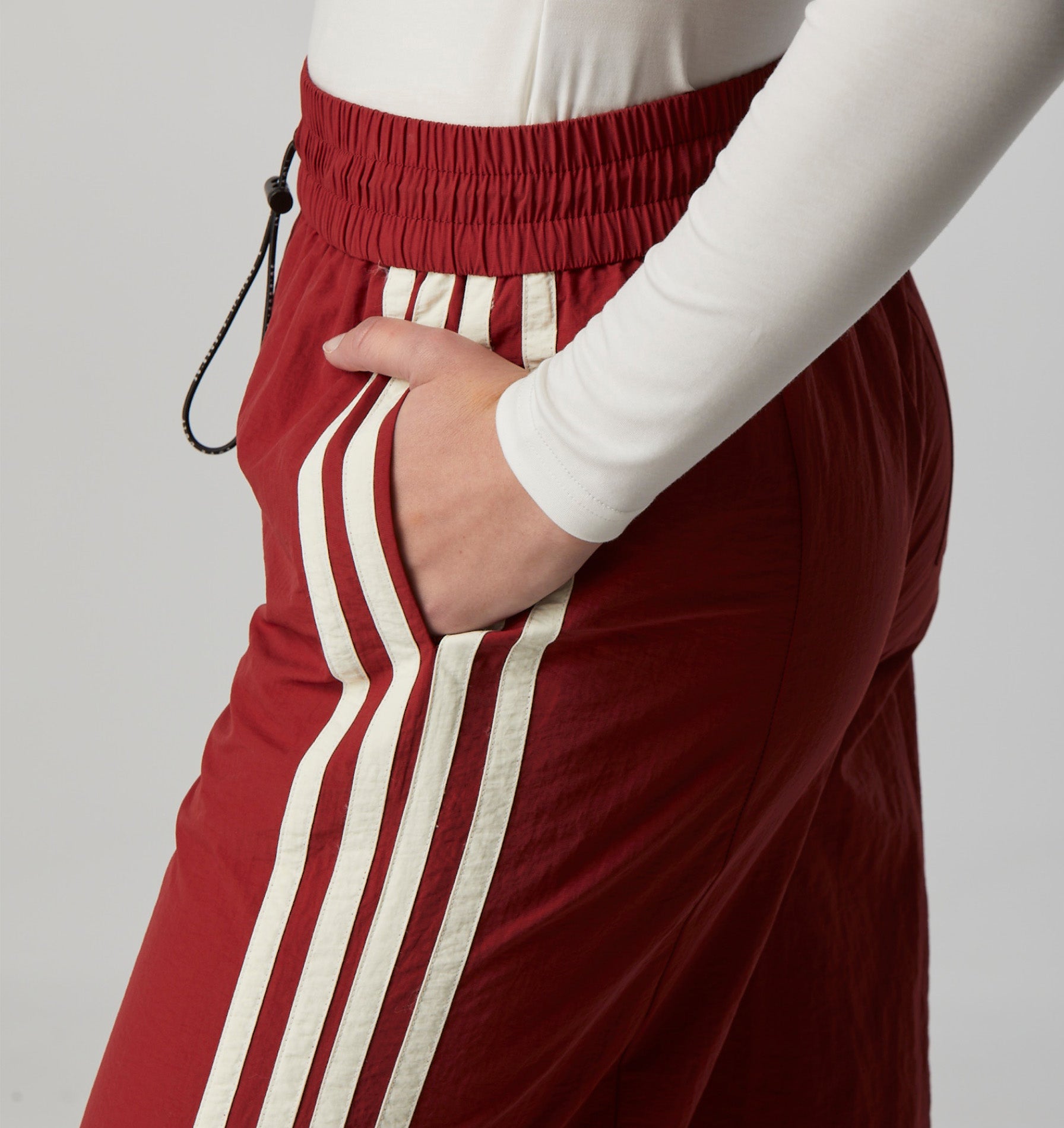 Carrie Tech Pants - Burgundy