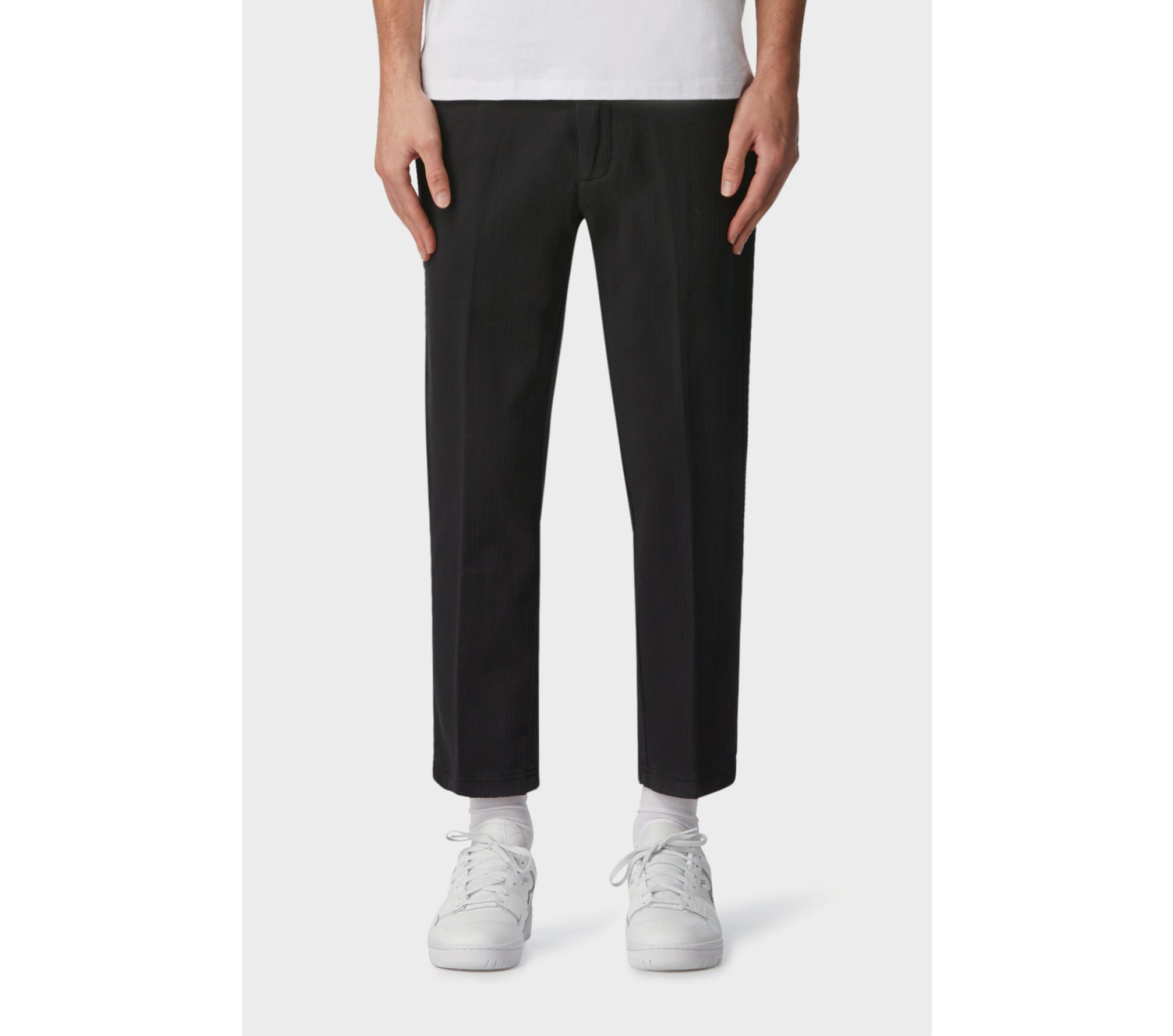 Textured Slim Kobe Pant - Black